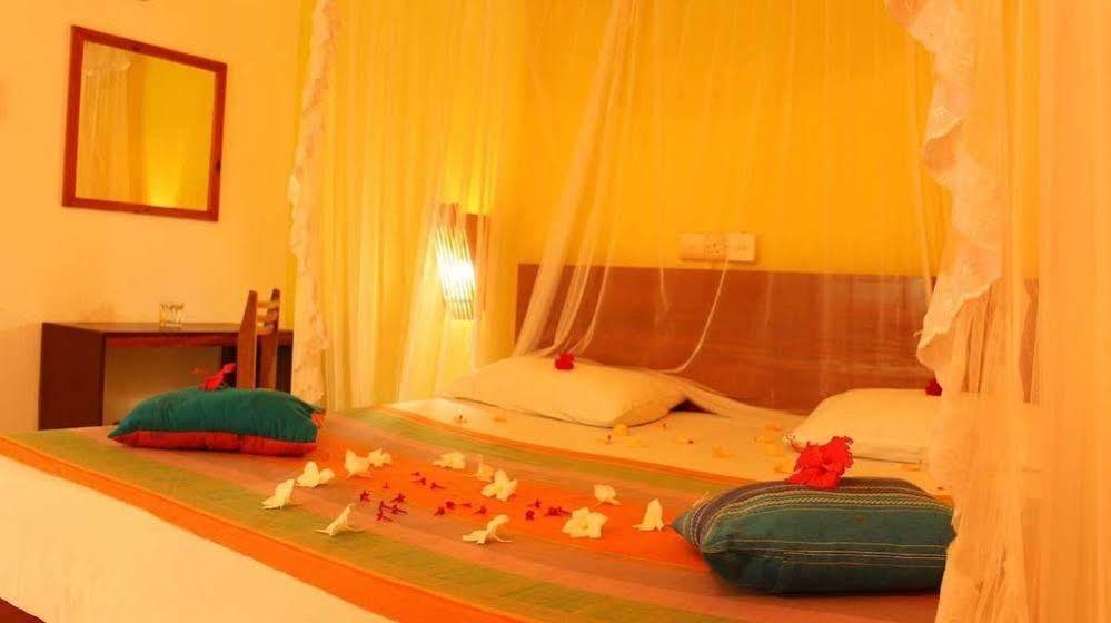 Primrose Guest House Unawatuna Exterior foto